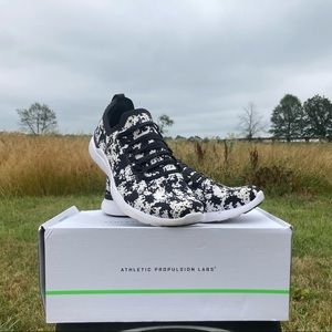 APL size 10 black and white